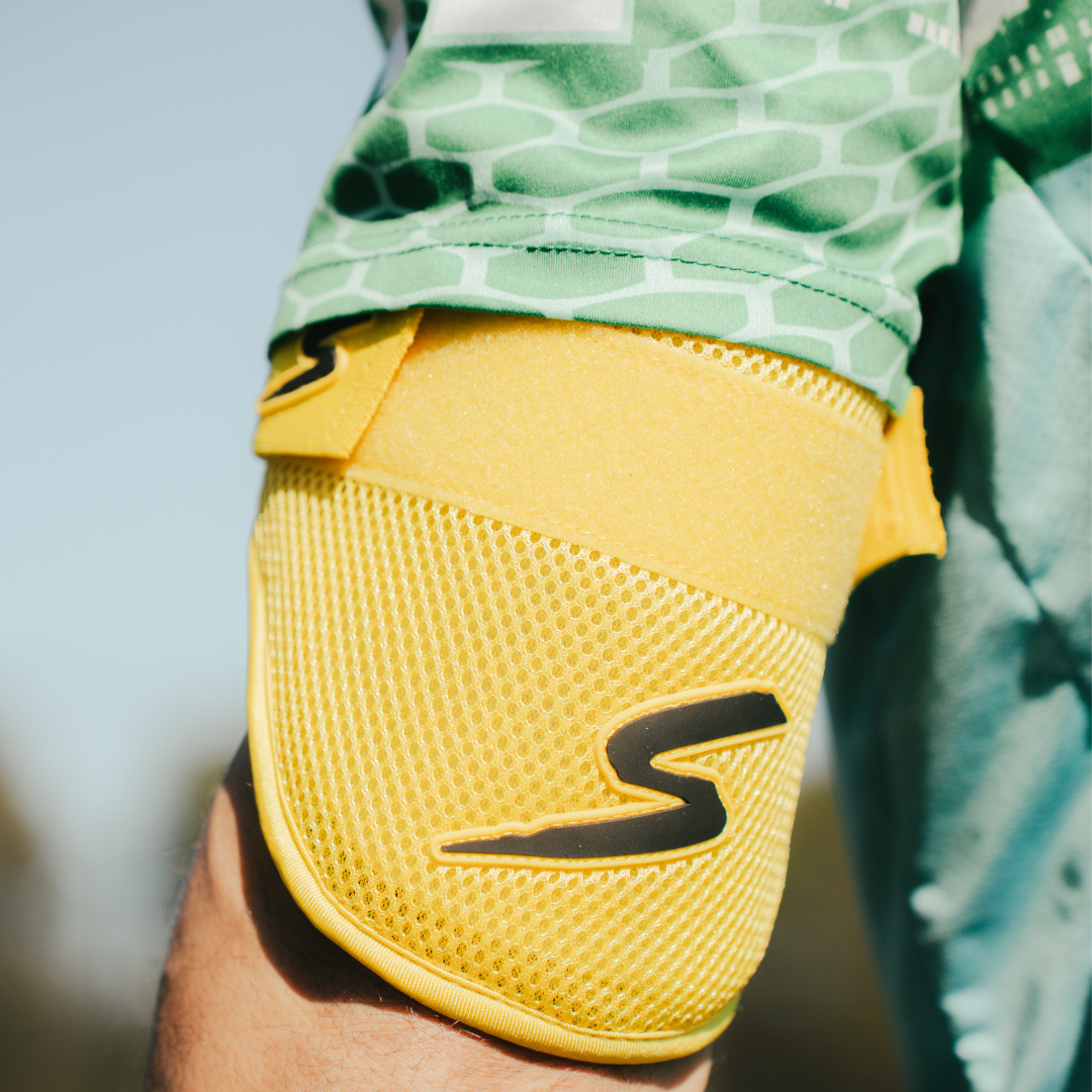 STINGER Select Elbow Guard - GOLD