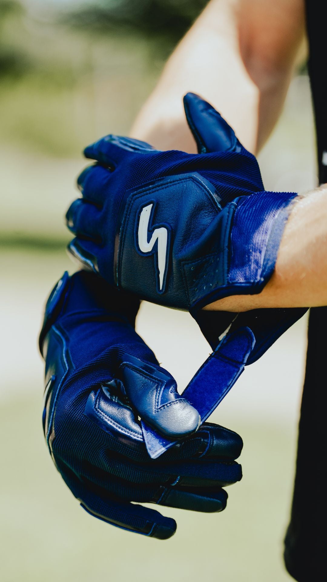 Color Crush Batting Gloves - Navy (Bee Logo)