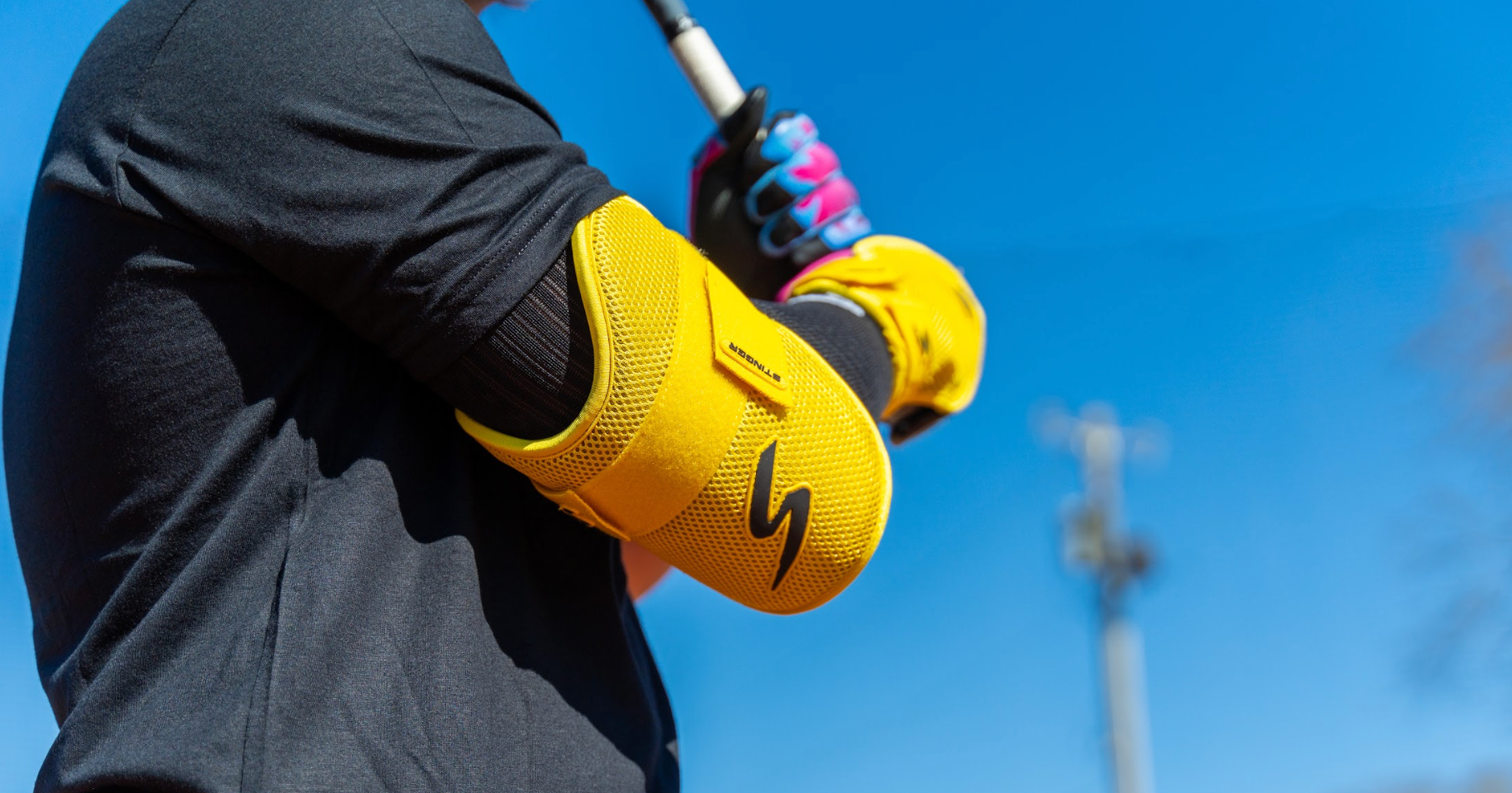 STINGER Select Elbow Guard - GOLD