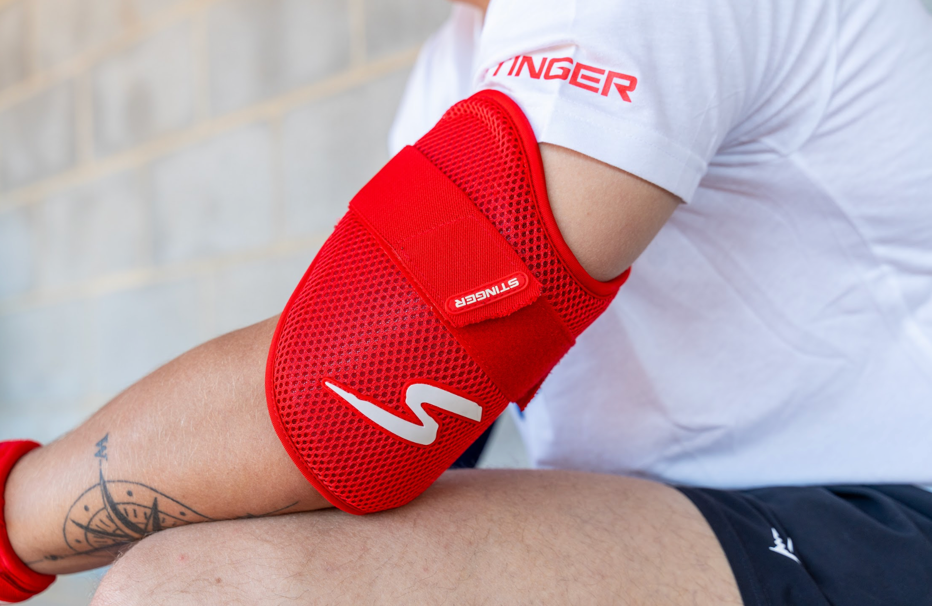 STINGER Select Elbow Guard - RED