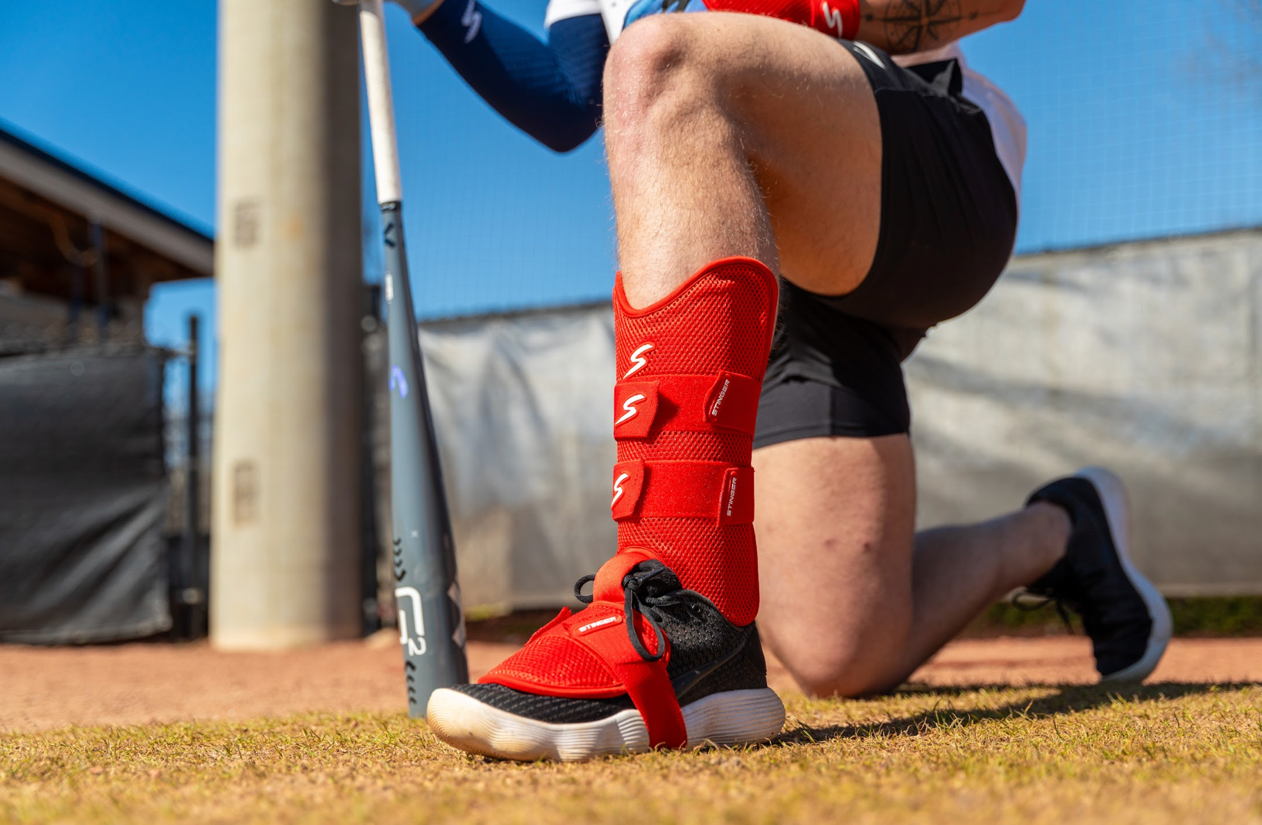 Stinger Select Leg Guard - RED