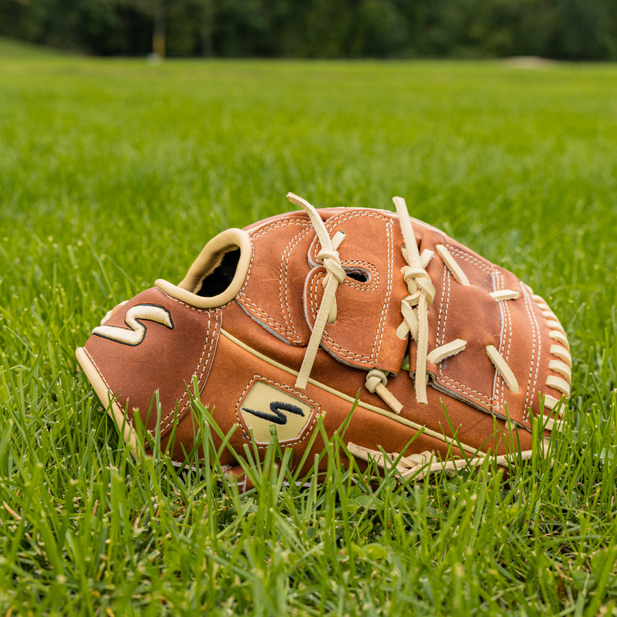 Classic SERIES PLAYER EDITION BASEBALL GLOVE